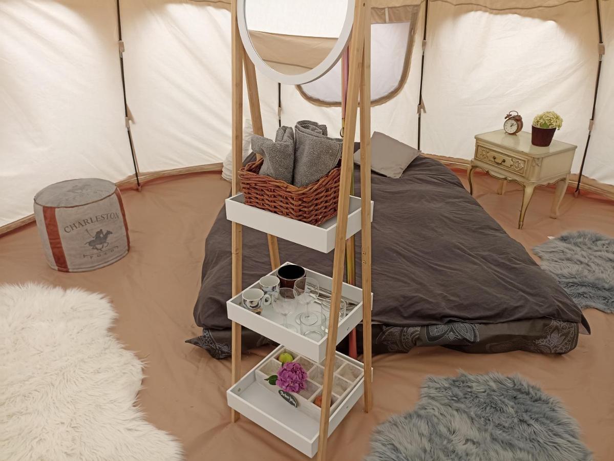 Natuur-like Glamping in Bosland Pelt Bagian luar foto